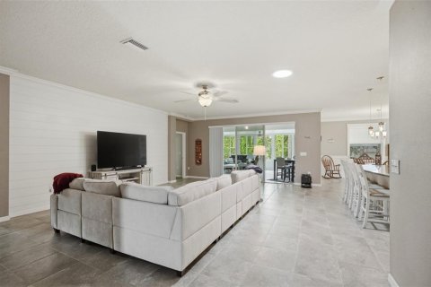 House in Spring Hill, Florida 4 bedrooms, 234.86 sq.m. № 2121603 - photo 11