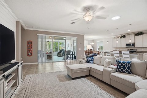 House in Spring Hill, Florida 4 bedrooms, 234.86 sq.m. № 2121603 - photo 9