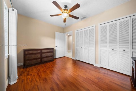 House in Miami, Florida 3 bedrooms, 154.96 sq.m. № 1965444 - photo 21