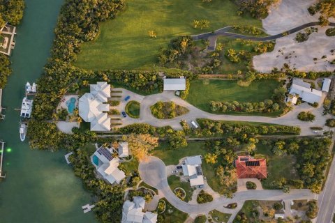 House in Longboat Key, Florida 6 bedrooms, 595.32 sq.m. № 2110979 - photo 3