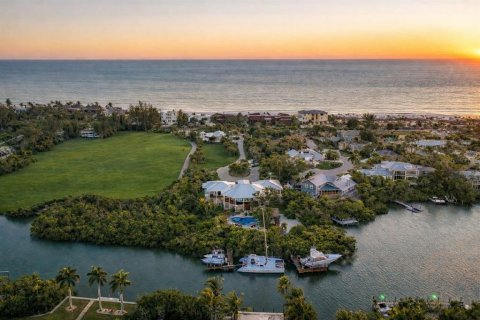 House in Longboat Key, Florida 6 bedrooms, 595.32 sq.m. № 2110979 - photo 2