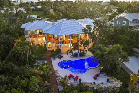 House in Longboat Key, Florida 6 bedrooms, 595.32 sq.m. № 2110979 - photo 10