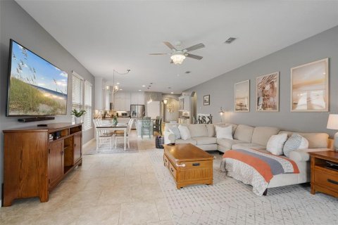House in New Smyrna Beach, Florida 4 bedrooms, 224.82 sq.m. № 1662205 - photo 3
