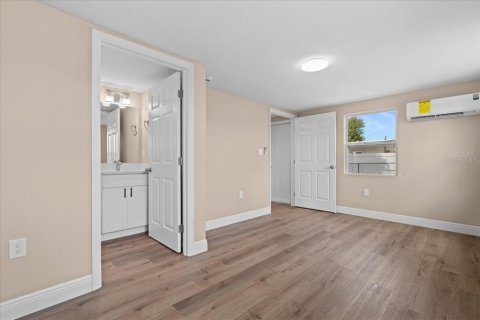 House in Port Charlotte, Florida 3 bedrooms, 97.45 sq.m. № 1778059 - photo 15