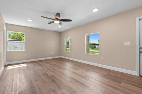 House in Port Charlotte, Florida 3 bedrooms, 97.45 sq.m. № 1778059 - photo 11
