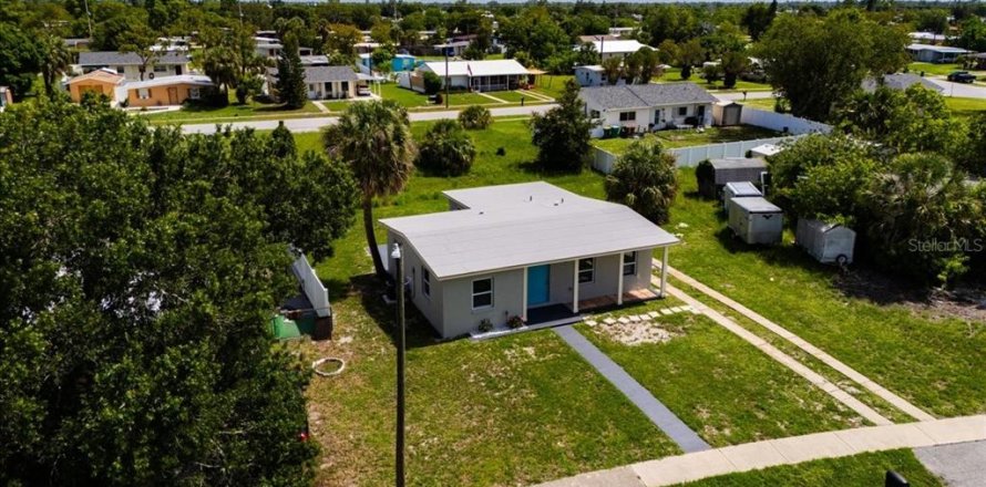 House in Port Charlotte, Florida 3 bedrooms, 97.45 sq.m. № 1778059