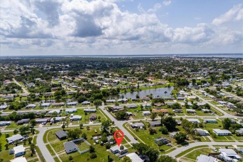 House in Port Charlotte, Florida 3 bedrooms, 97.45 sq.m. № 1778059 - photo 28