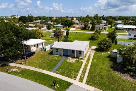 House in Port Charlotte, Florida 3 bedrooms, 97.45 sq.m. № 1778059 - photo 26