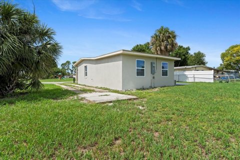 House in Port Charlotte, Florida 3 bedrooms, 97.45 sq.m. № 1778059 - photo 23