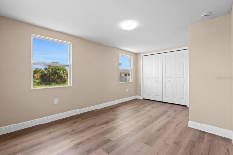 House in Port Charlotte, Florida 3 bedrooms, 97.45 sq.m. № 1778059 - photo 12