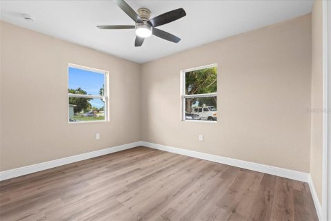 House in Port Charlotte, Florida 3 bedrooms, 97.45 sq.m. № 1778059 - photo 16
