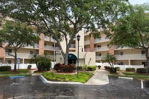 Copropriété à vendre à Tamarac, Floride: 2 chambres, 136.47 m2 № 2083263 - photo 2