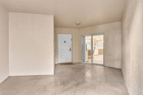 Copropriété à vendre à Tamarac, Floride: 2 chambres, 136.47 m2 № 2083263 - photo 4