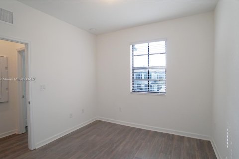 Casa en venta en Homestead, Florida, 3 dormitorios, 138.24 m2 № 1975624 - foto 10