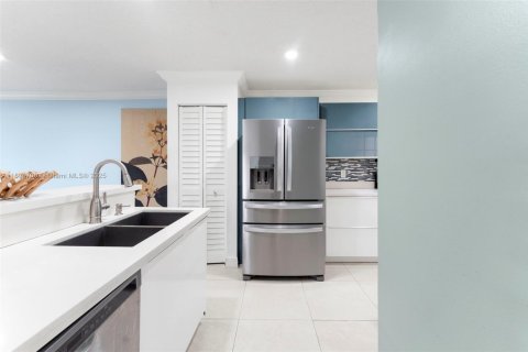 Townhouse in Coral Springs, Florida 3 bedrooms, 134.52 sq.m. № 1948033 - photo 6