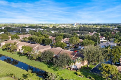 Townhouse in Coral Springs, Florida 3 bedrooms, 134.52 sq.m. № 1948033 - photo 19