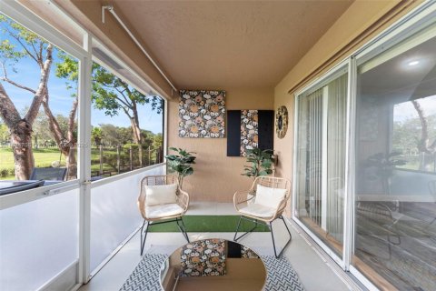 Townhouse in Coral Springs, Florida 3 bedrooms, 134.52 sq.m. № 1948033 - photo 17