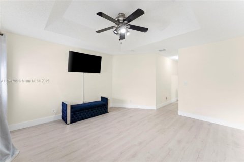 Townhouse in Coral Springs, Florida 3 bedrooms, 134.52 sq.m. № 1948033 - photo 10