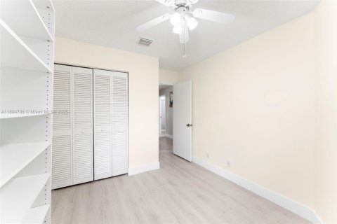 Townhouse in Coral Springs, Florida 3 bedrooms, 134.52 sq.m. № 1948033 - photo 14