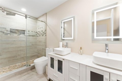 Townhouse in Coral Springs, Florida 3 bedrooms, 134.52 sq.m. № 1948033 - photo 12