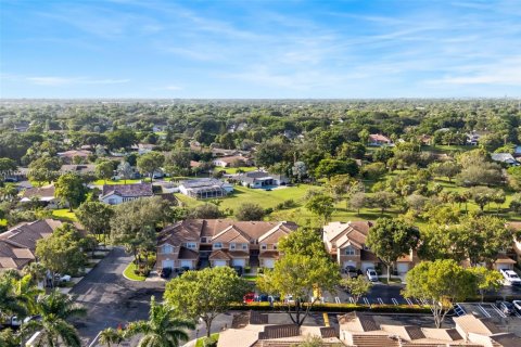 Townhouse in Coral Springs, Florida 3 bedrooms, 134.52 sq.m. № 1948033 - photo 20