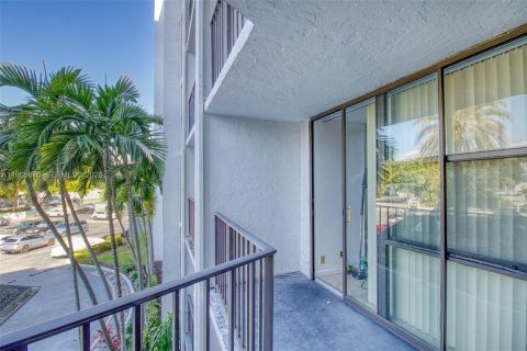 Condominio en venta en Hallandale Beach, Florida, 1 dormitorio, 81.29 m2 № 2027505 - foto 8