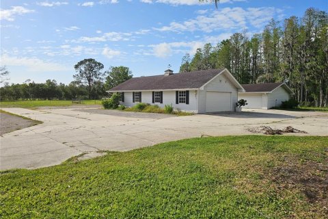 Villa ou maison à louer à Tarpon Springs, Floride: 2 chambres, 149.02 m2 № 1625402 - photo 3