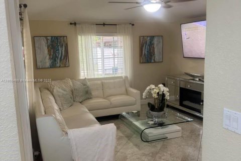 Купить виллу или дом в Палм Спрингс, Флорида 2 спальни, 51.19м2, № 1889068 - фото 18