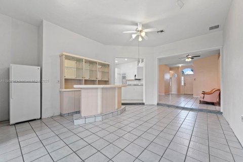 Casa en venta en Homestead, Florida, 4 dormitorios, 220.64 m2 № 1953968 - foto 8