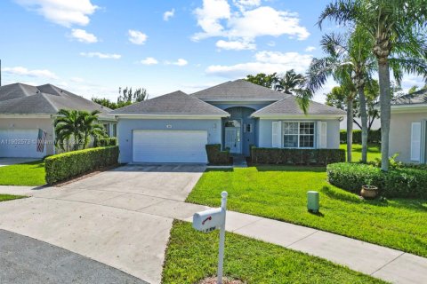 Casa en venta en Homestead, Florida, 4 dormitorios, 220.64 m2 № 1953968 - foto 1