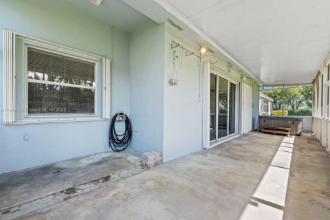 Casa en venta en Homestead, Florida, 4 dormitorios, 220.64 m2 № 1953968 - foto 29