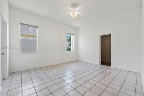 Casa en venta en Homestead, Florida, 4 dormitorios, 220.64 m2 № 1953968 - foto 16