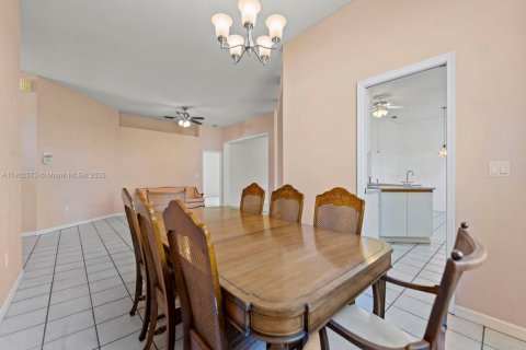 Casa en venta en Homestead, Florida, 4 dormitorios, 220.64 m2 № 1953968 - foto 6