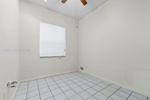 Casa en venta en Homestead, Florida, 4 dormitorios, 220.64 m2 № 1953968 - foto 24