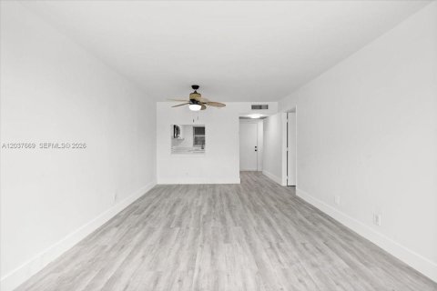 Condominio en alquiler en Davie, Florida, 1 dormitorio, 65.03 m2 № 2169008 - foto 4