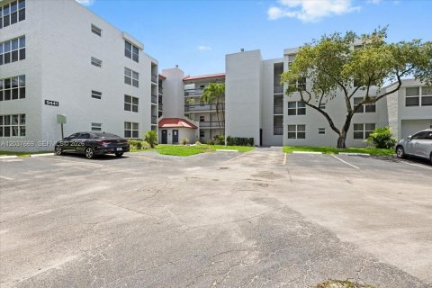 Condominio en Davie, Florida, 1 dormitorio № 2169008