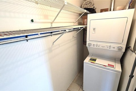 Купить кондоминиум в Холидэй, Флорида 6 комнат, 76.64м2, № 1813507 - фото 20