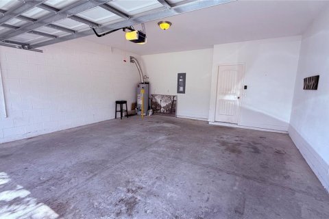 Casa en venta en Davenport, Florida, 6 dormitorios, 275.27 m2 № 2422819 - foto 19