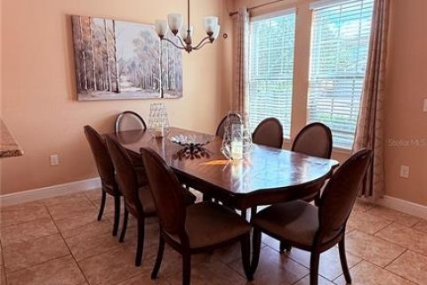 Casa en venta en Davenport, Florida, 6 dormitorios, 275.27 m2 № 2422819 - foto 4