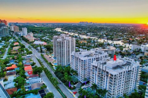 Condominio en alquiler en Fort Lauderdale, Florida, 3 dormitorios, 175.4 m2 № 1225766 - foto 1