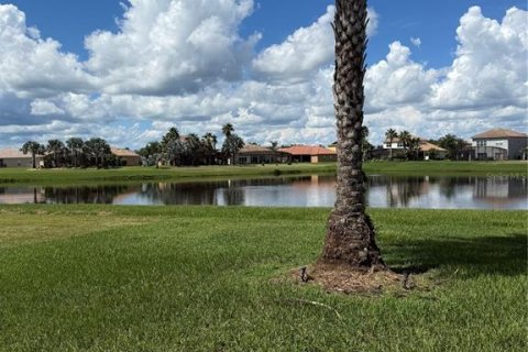 Villa ou maison à louer à Kissimmee, Floride: 4 chambres, 188.96 m2 № 2354418 - photo 4