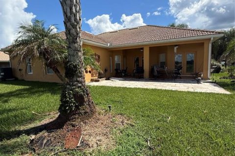 Villa ou maison à louer à Kissimmee, Floride: 4 chambres, 188.96 m2 № 2354418 - photo 2