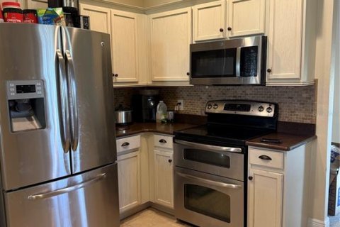 Villa ou maison à louer à Kissimmee, Floride: 4 chambres, 188.96 m2 № 2354418 - photo 6