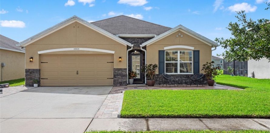 Villa ou maison à Wesley Chapel, Floride 4 chambres, 171.5 m2 № 2394341