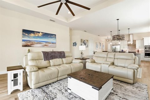 House in Flagler Beach, Florida 3 bedrooms, 176.79 sq.m. № 2213662 - photo 21
