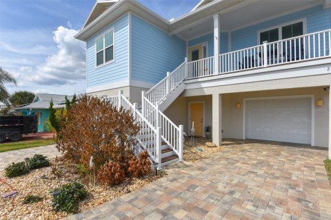 House in Flagler Beach, Florida 3 bedrooms, 176.79 sq.m. № 2213662 - photo 5