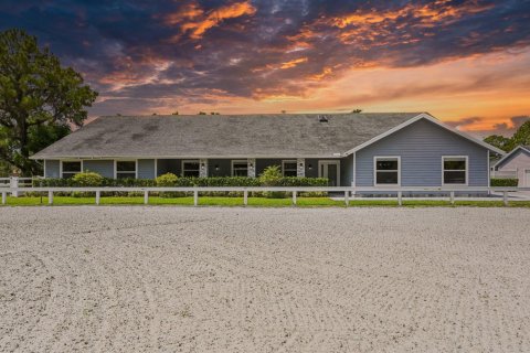 House in Wellington, Florida 6 bedrooms, 360.65 sq.m. № 2265574
