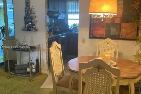 Condo in Tamarac, Florida, 2 bedrooms  № 1868752 - photo 4