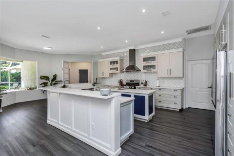 House in Valrico, Florida 4 bedrooms, 243.22 sq.m. № 1376640 - photo 17
