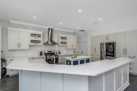 House in Valrico, Florida 4 bedrooms, 243.22 sq.m. № 1376640 - photo 18